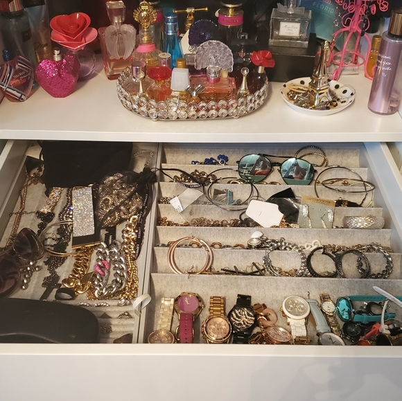 WELCOME to my closet! - Picture 10 of 16